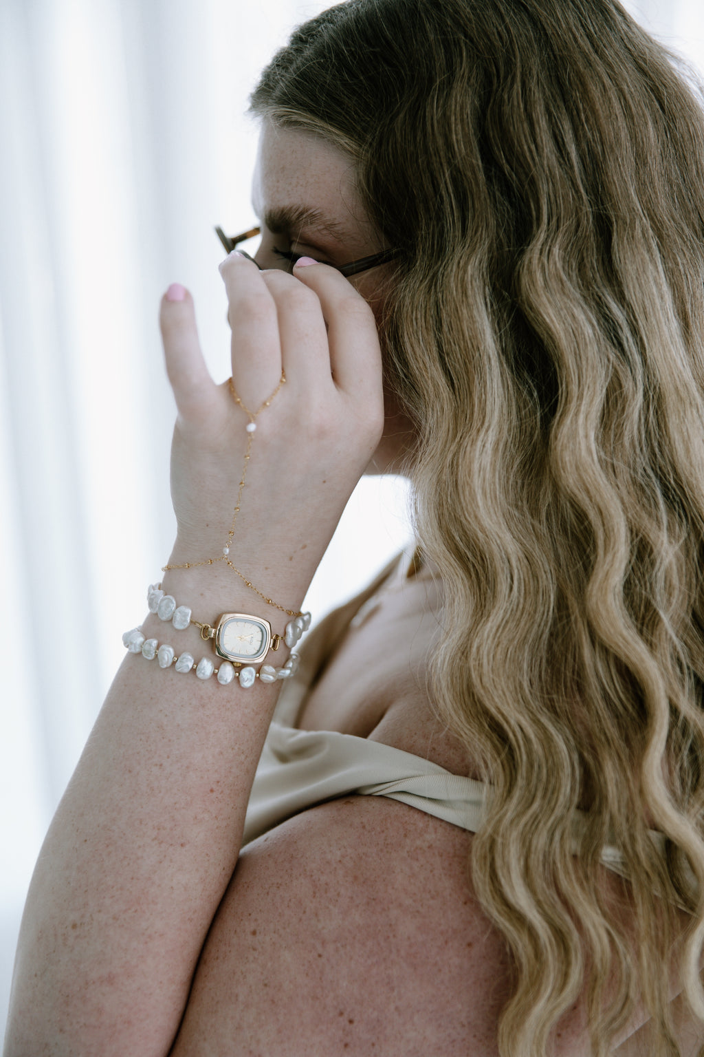 Elara Hand Chain