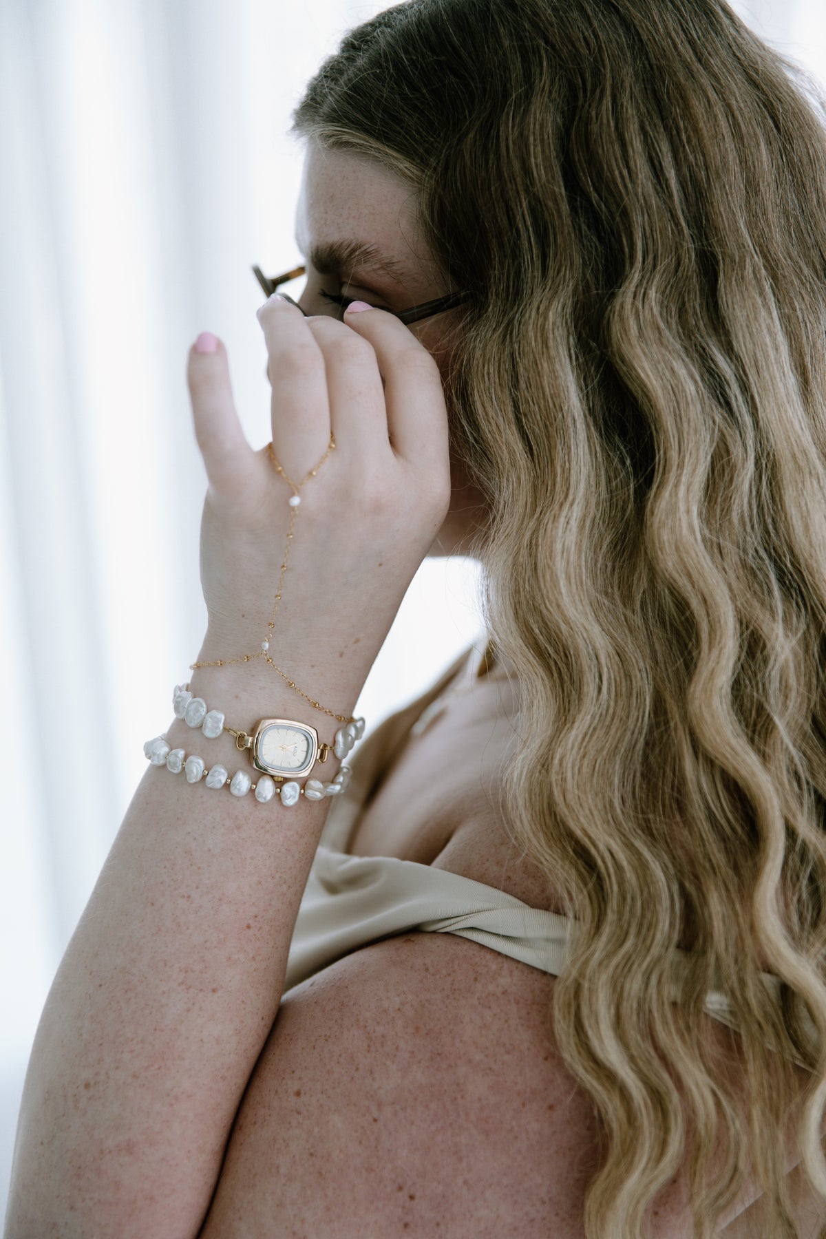 Elara Hand Chain
