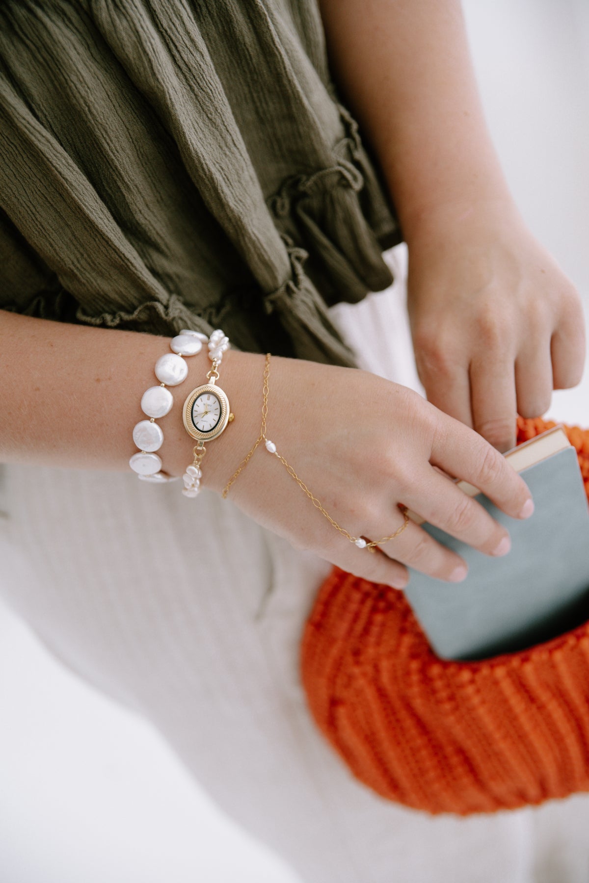 Elara Hand Chain